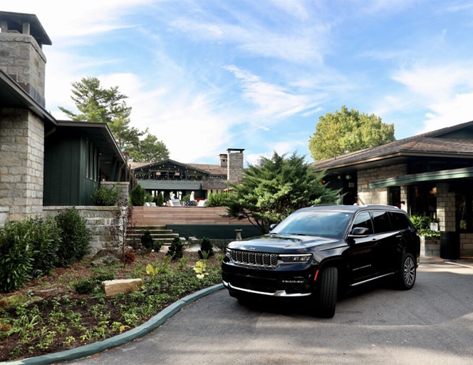 ROAD-TRIPPING IN JEEP’S NEW GRAND CHEROKEE TO A SWANKY MOUNTAIN LODGE IS A GREAT WEEKEND GETAWAY