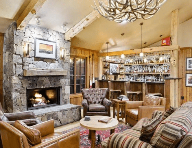 12 Southern Hotels With The Coziest Fireplaces